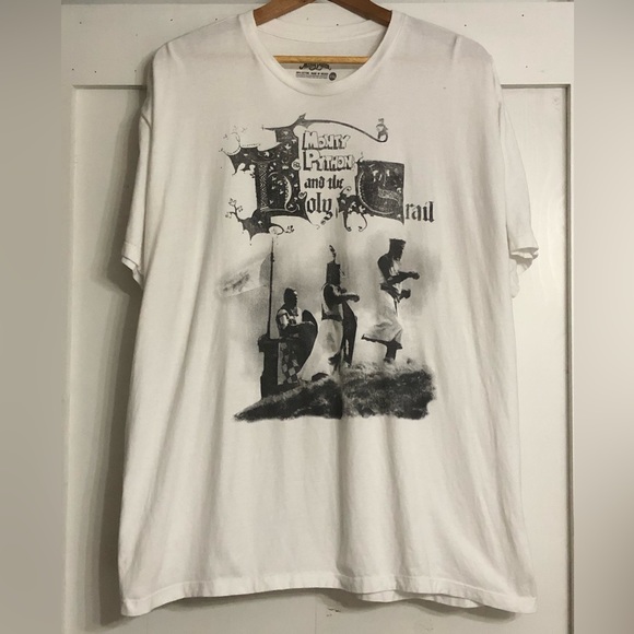 Monty Python and The Holy Grail t-shirt size XXL - Picture 2 of 8